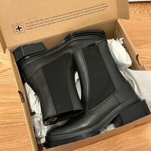 NIB Dr. Marten Maybole Square Toe Chelsea Boots